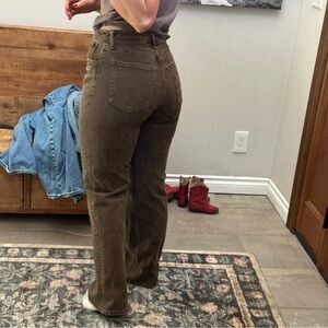 Abercrombie curve love 90s relaxed Jean in brown, size 27